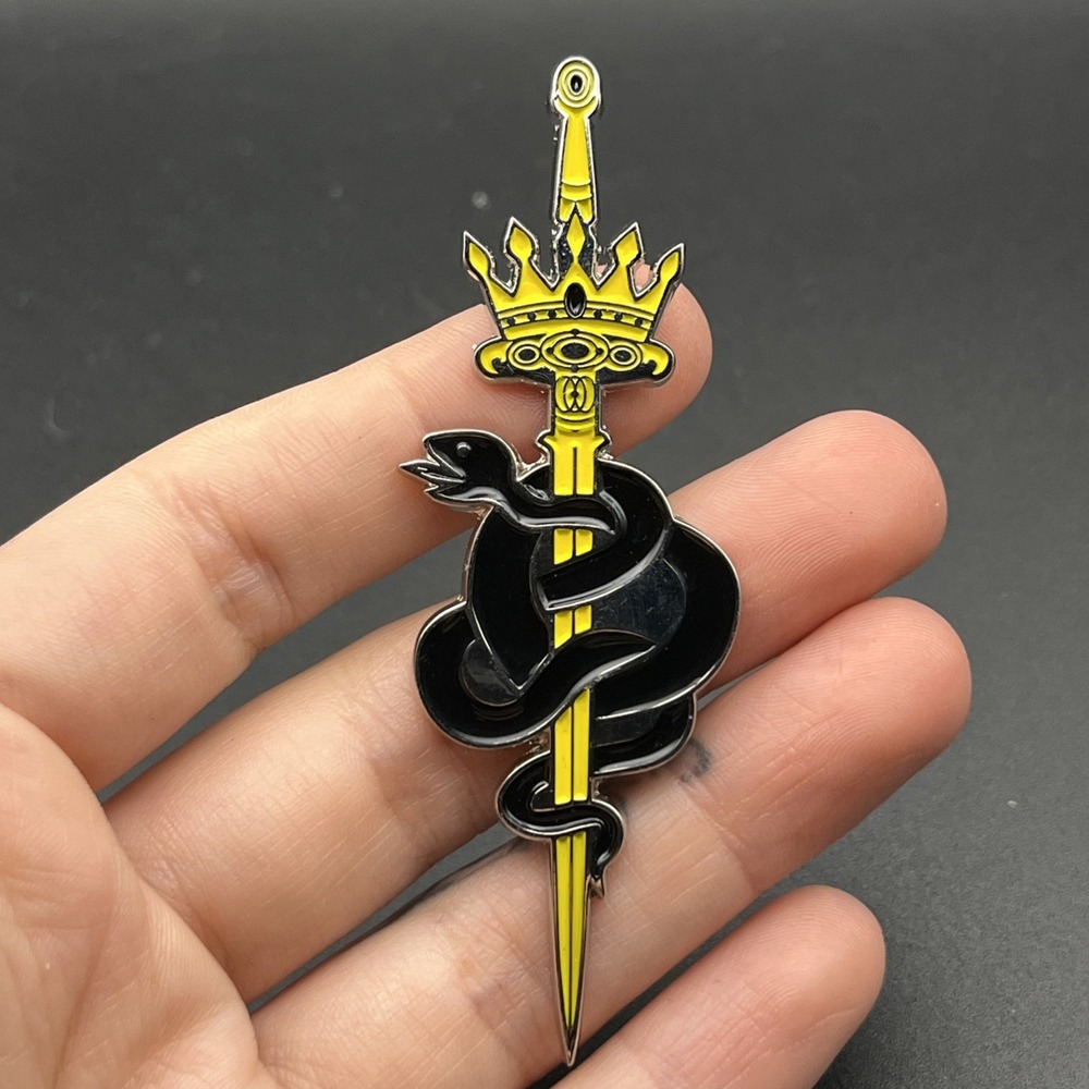 Black Snake Yellow Sword Crown Lapel Hat Pin